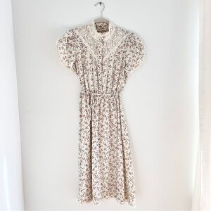 Vintage Cottage Floral Lace Dress